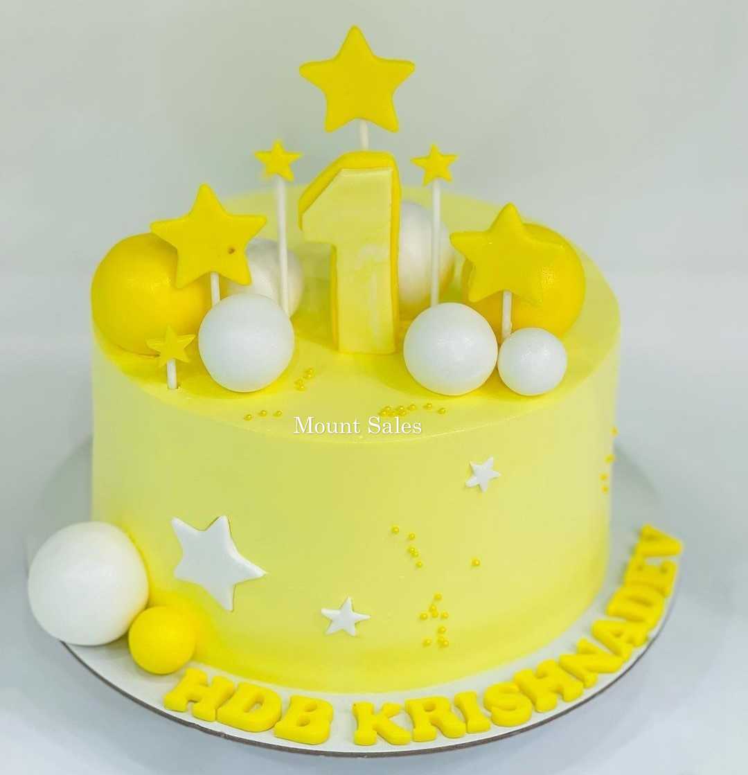 Premium RED N White Velvet Cake